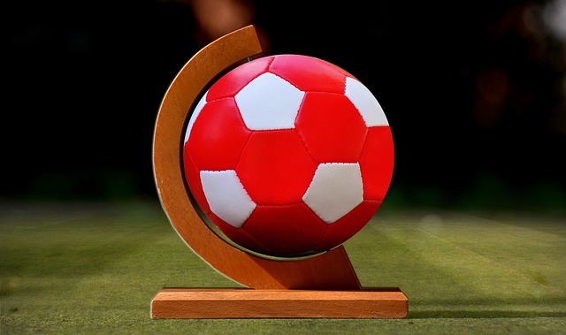 也可能与球 也可能与球